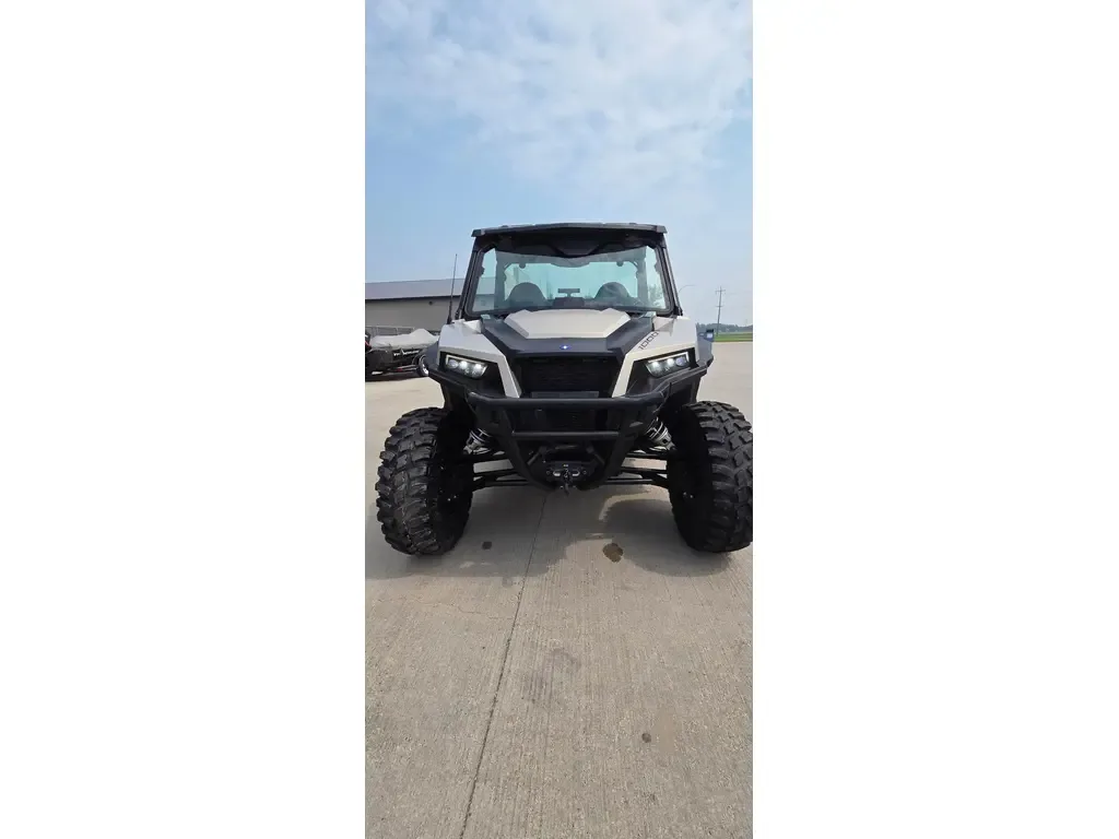2024 Polaris GENERAL XP 1000 photo 3