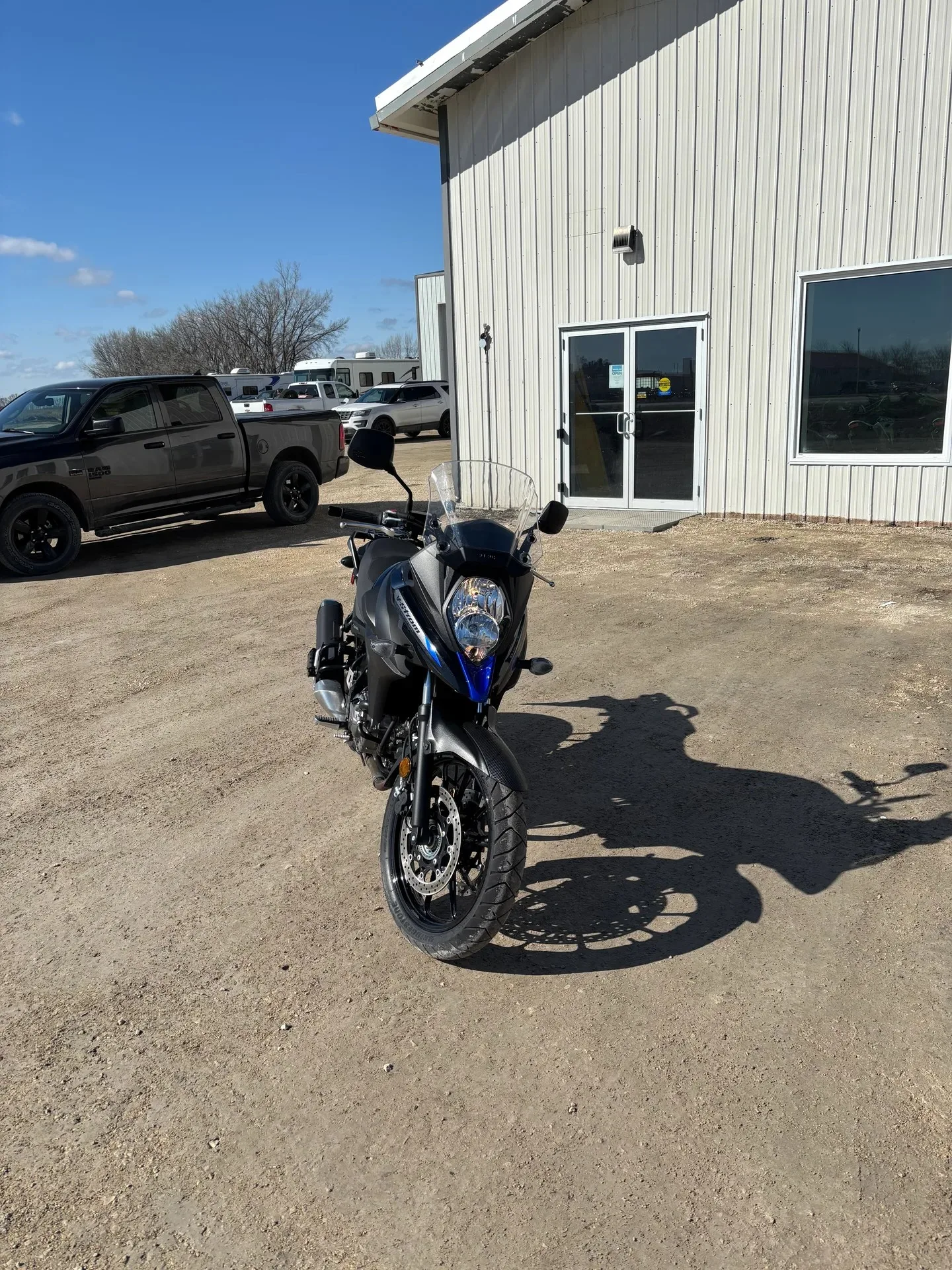 2025 Suzuki V-Strom 650 photo 2