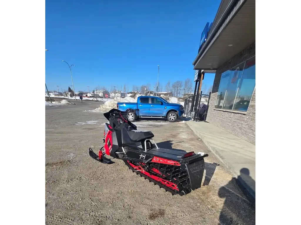 2017 Polaris 800 PRO-RMK 155 3" SC photo 3
